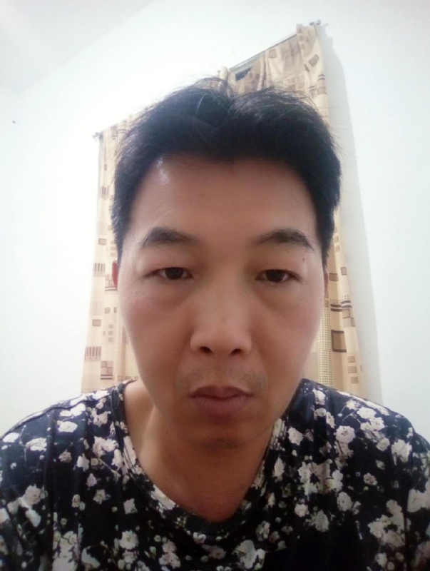 繁华哀伤的第一张照片--屏南征婚网