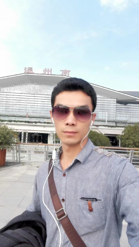 错把真心喂了狗的第三张照片--屏南征婚网