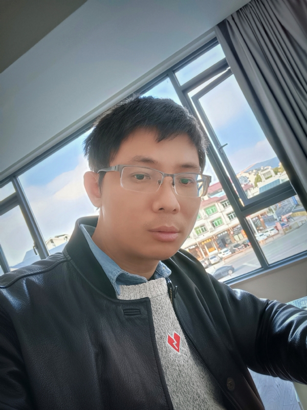 也许只是缺少一个拥抱的第二张照片--屏南征婚网