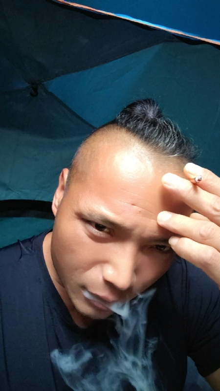 伯爵的第四张照片--屏南征婚网